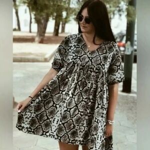 ZARA woman, black, grey, white, snake above the knee, mini dress size Medium (m)